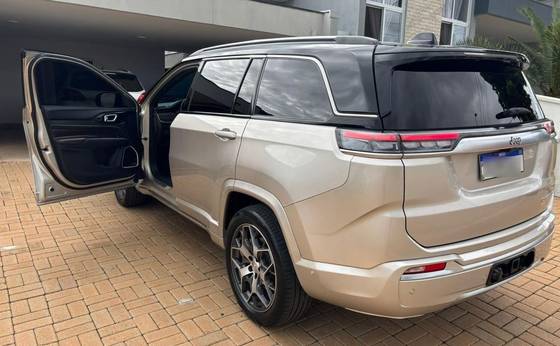 JEEP COMMANDER 1.3 T270 TURBO FLEX OVERLAND AT6 JEEP COMMANDER 1.3 T270 TURBO FLEX OVERLAND AT6